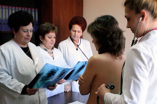 Новый порядок назначения бесплатных лекарств оставляет петербуржцев без лечения